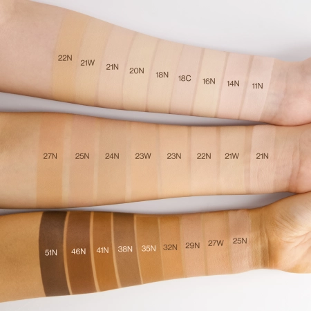 Unleashia - Satin Wear Healthy-Green Cushion - Náplň + hubka - 41N Butterum - Zamatový make-up v hubke - 15 g