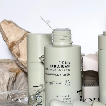 Nerds. - 12% AHA Liquid Exfoliant - 10% Glycolic Acid + 2% Fruit AHAs - Exfoliačné tonikum s AHA kyselinami 12% (10% glykolová + 2% ovocné kyseliny) - 100ml