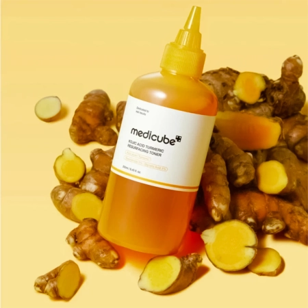 Medicube - Kojic Acid Turmeric Resurfacing Toner - Rozjasňujúce tonikum na tvár - 250ml