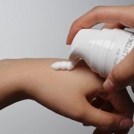 Logically, Skin - Multi-Lifting Cream - Hydratačný pleťový krém s peptidmi - 50 ml