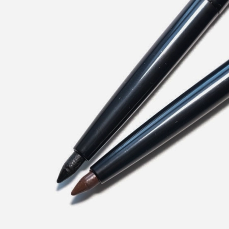 Elever Cosmetics - Ink Line - Brown - Ceruzka na oči - 0,28 g
