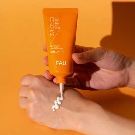 FAU - Skin Solution CICA Sun Essence SPF50+/PA++++ - Upokojujúca esencia s SPF filtrom - 50g