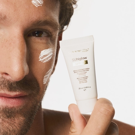 SunewMed+ - SUNglow SPF50 - Omladzujúci opaľovací krém na tvár - 20ml
