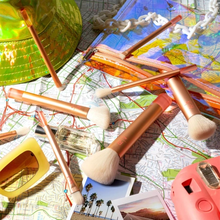 Real Techniques - The Wanderer Travel Brush Kit - Cestovná sada štetcov na líčenie celej tváre s kozmetickou taštičkou