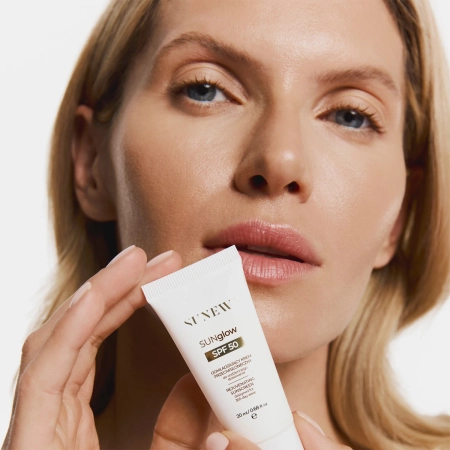 SunewMed+ - SUNglow SPF50 - Omladzujúci opaľovací krém na tvár - 20ml