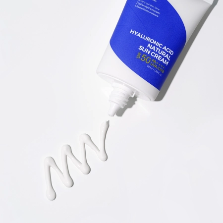 Isntree - Hyaluronic Acid Natural Sun Cream SPF50+/PA++++ - Krém s minerálnym filtrom - 50ml