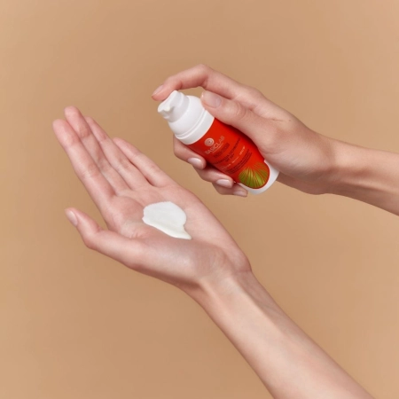 BasicLab - Prevencia a antioxidácia - Ľahká ochranná emulzia s SPF50+ PPD 52,3 - 50 ml