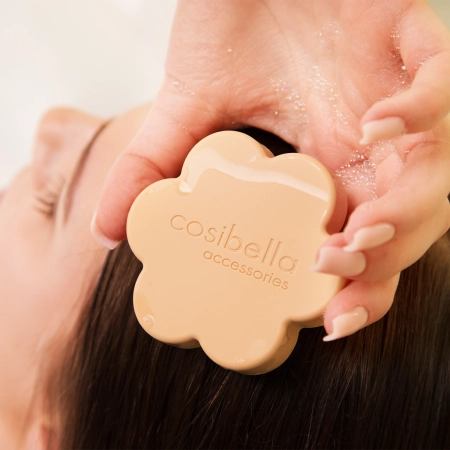 Cosibella Accessories - Silikónová masážna pomôcka pre citlivú pokožku hlavy