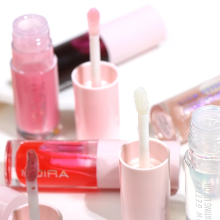 Moira - Glow Getter Hydrating Lip Oil - Hydratačný olej na pery - 008 Juicy Red - 3,5ml