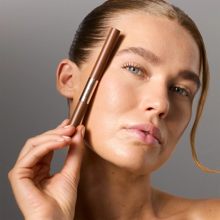 GOSH - Brow Tint - Dlhotrvajúci tint a gél na obočie 2v1 - 002 Dark Brown - 2,9g
