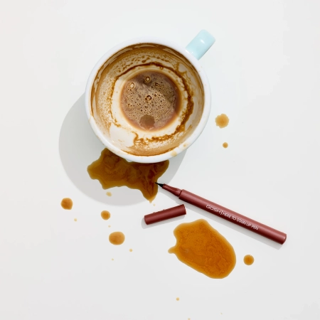 GOSH - Here To Stain Lip Pen - Dlhotrvajúca ceruzka na pery v pere - 006 Coffee Stain - 1ml