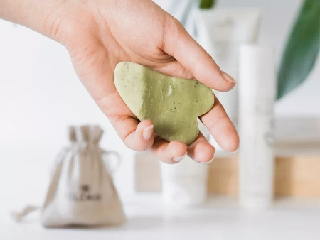 Polemika - Jadeitová dostička Gua Sha na masáž tváre a krku