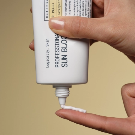 Logically, Skin - Professional Sun Block SPF50+ PA++++ - Upokojujúci SPF krém na tvár - 70 g